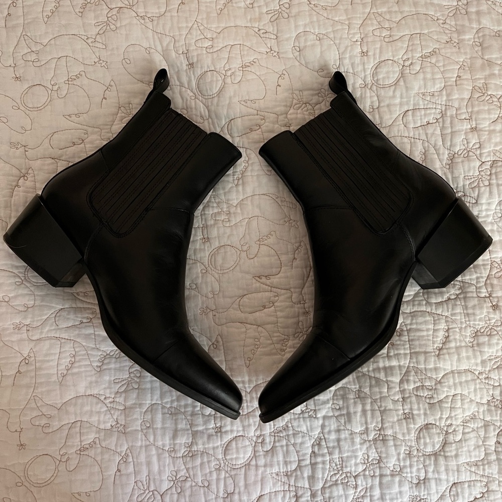 Vagabond Shoemaker ankle booties ✨